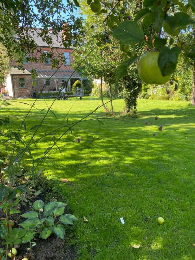 Сasa de vacaciones Lyndhurst - Victorian With Heated Pool Liverpool