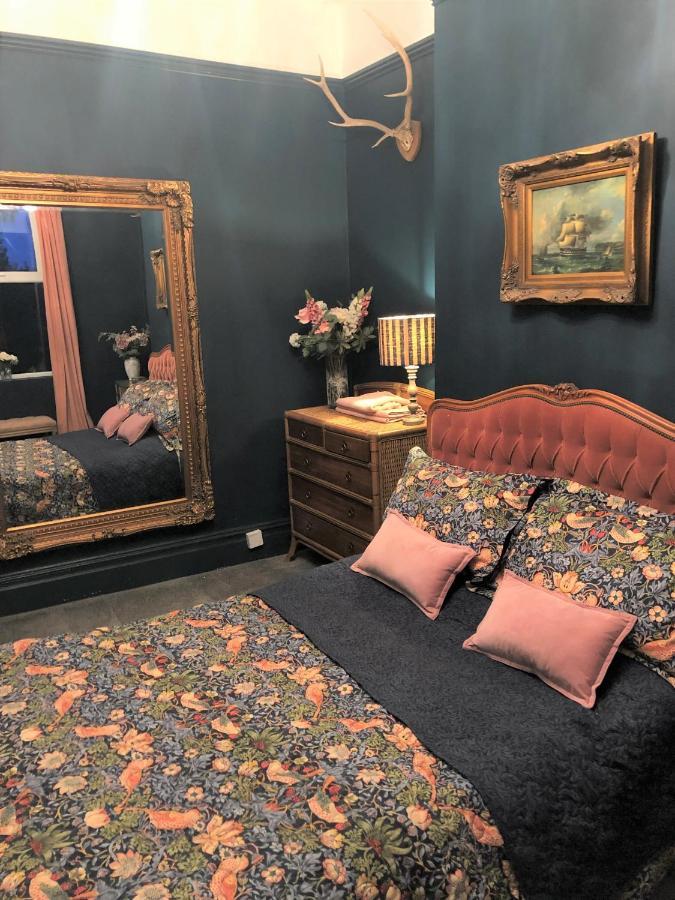 Lyndhurst - Victorian With Heated Pool *